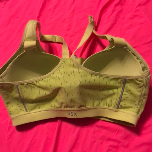 34D Victoria’s Secret Zip Up Sport Bra with Clasp - Picture 5 of 5